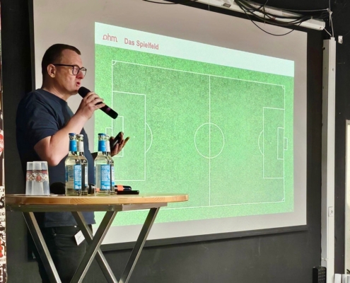 Prof. Dr. Daniel Deimel hielt ein Vortrag